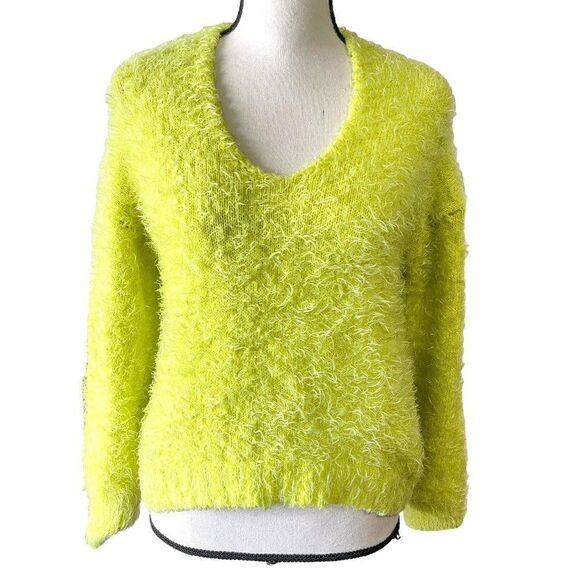 Arizona Jeans Company Lime Green Eyelash V-Neck Cropped Sweater, Small - Picture 1 of 10
